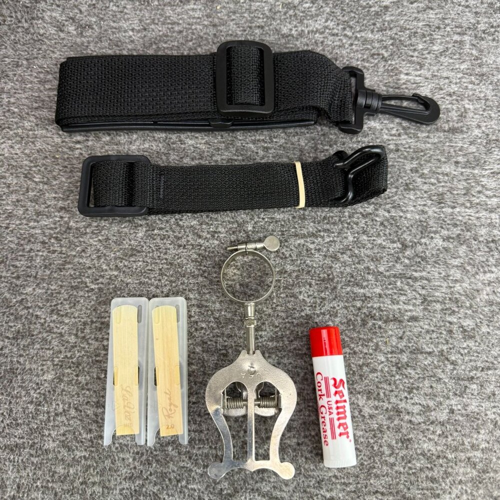 ✅Selmer Bb Clarinet Soloist 300  Case & Accessories Serial P0193283 CLSOL300R - Picture 2 of 14